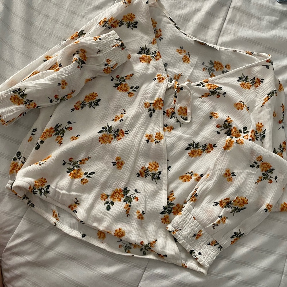 Floral tie long sleeve blouse